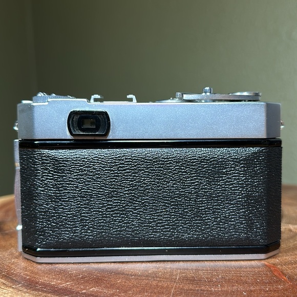 PETRI 1.9 Color Corrected Super Camera w/ Aux Lens Set & Original Case - Working - Picture 7 of 16